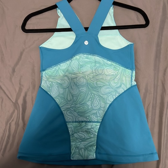 3/$20 lulu shelf tank size  small - Picture 2 of 2